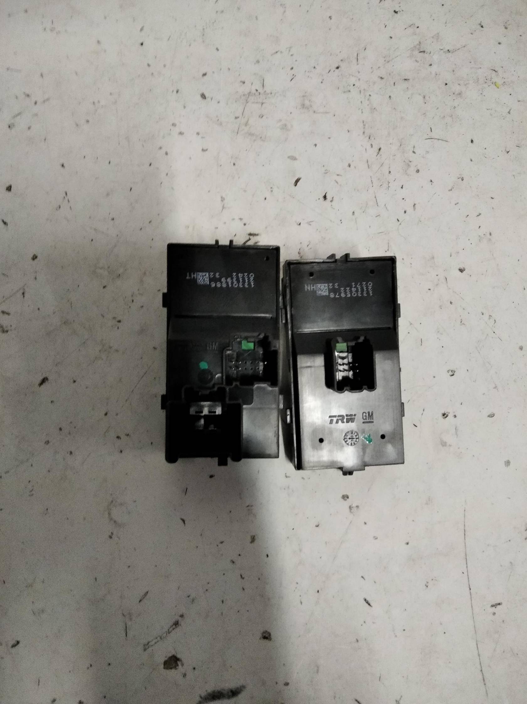 Interruttore alzacristalli porta ant.